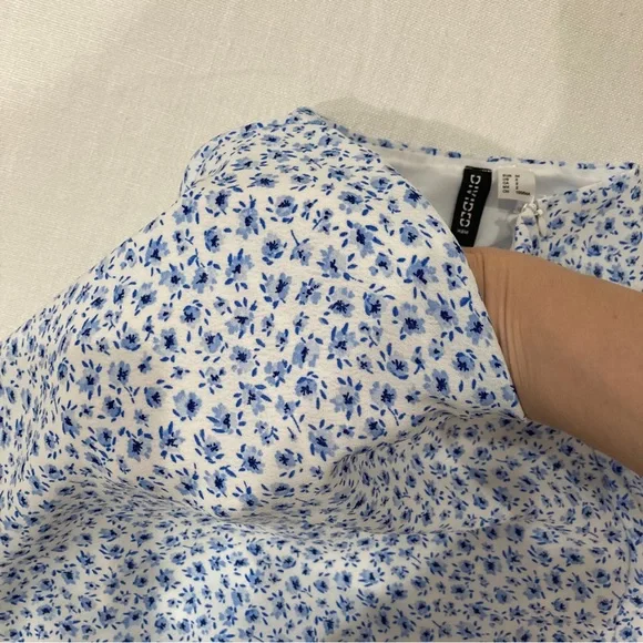 H&M High Waist Dainty Blue and White Floral Skirt - Picture 3 of 10